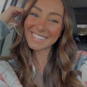 Meet your Posher, Alyssa